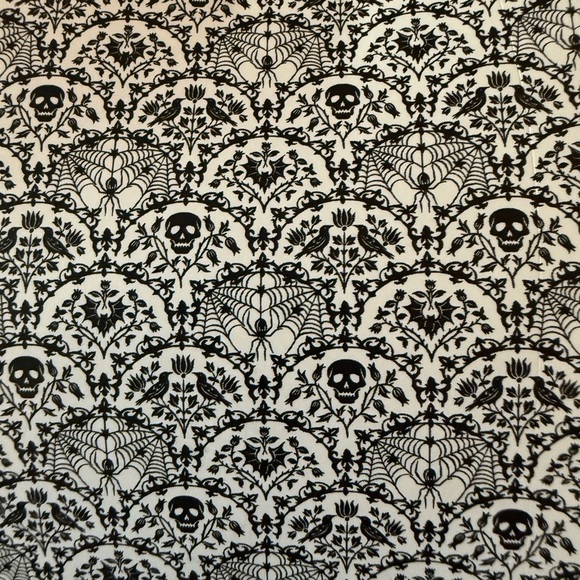 Cynthia Rowley Black and White Jacquard Knit Blanket - Picture 4 of 12